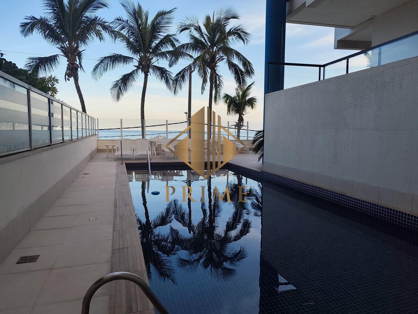 PISCINA COM CASCATA