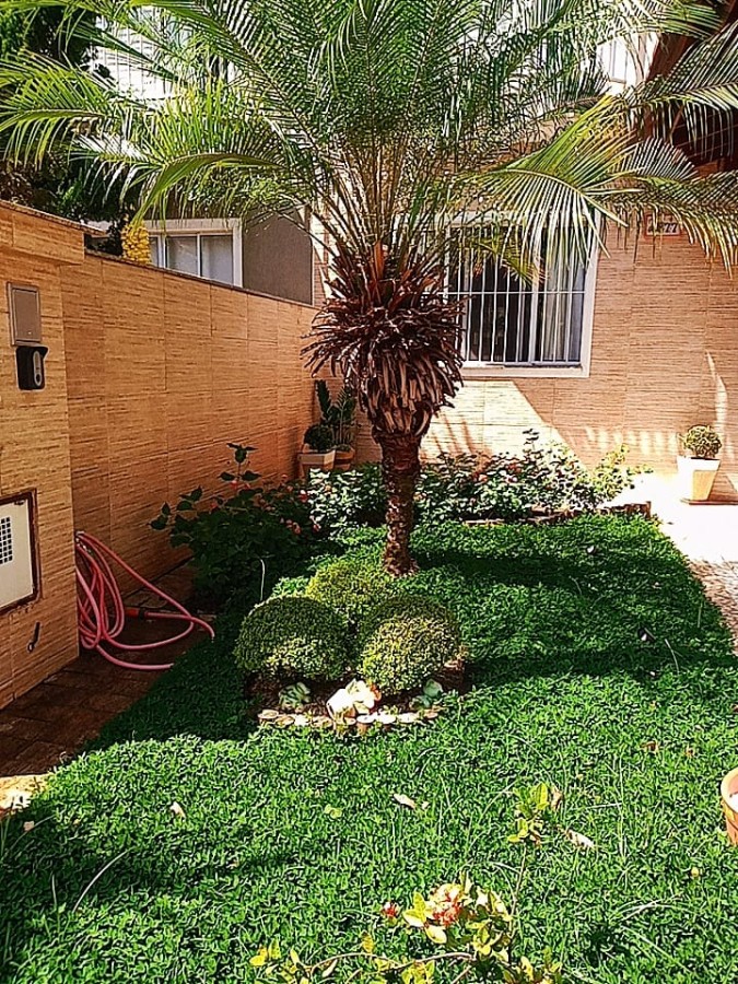 Casa em Condom�nio