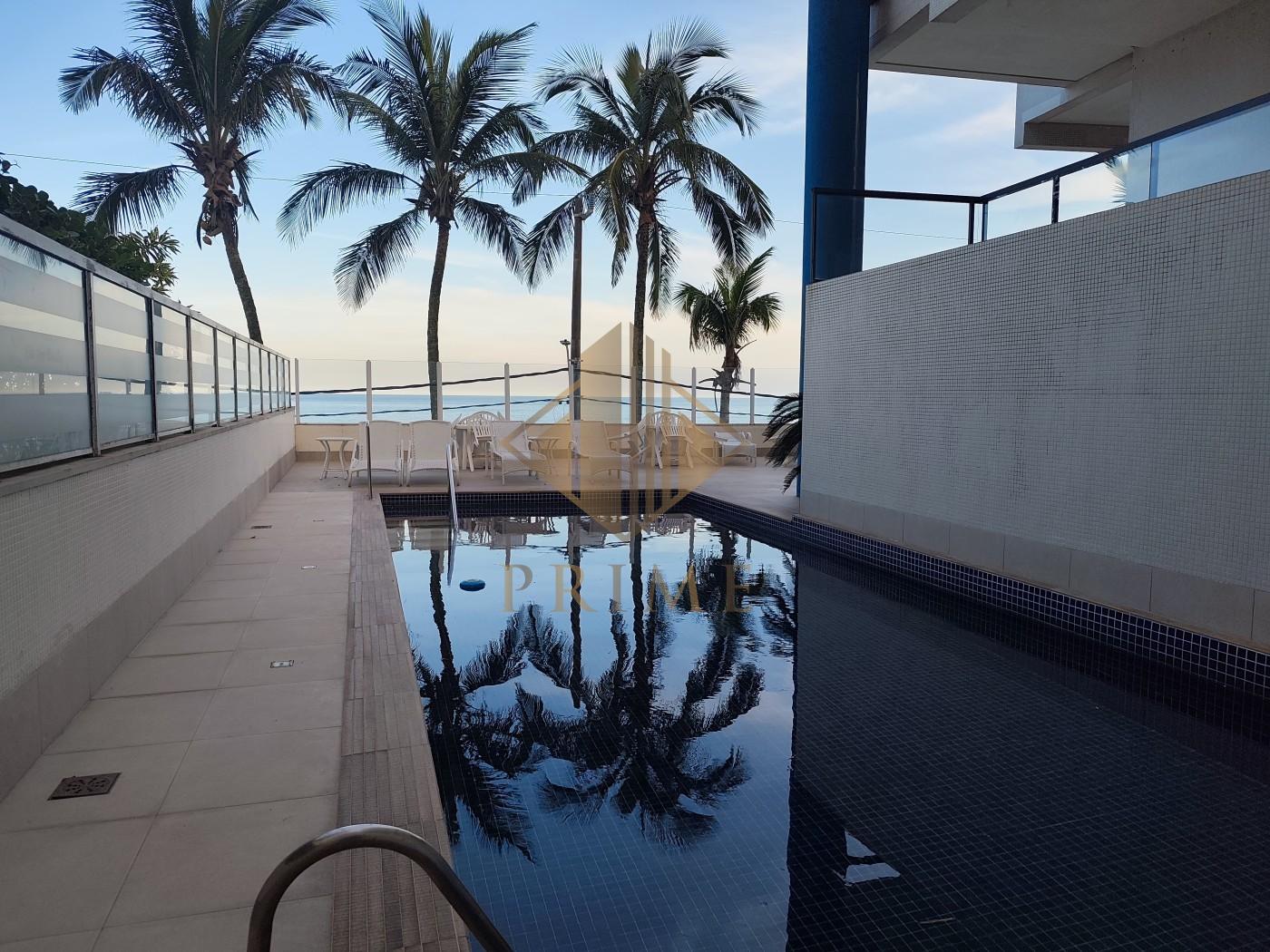 PISCINA COM CASCATA