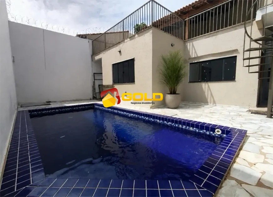 Casa para Loca��o, em Uberl�ndia, bairro Vigilato Pereira, 5 dormit�rios, 6 banheiros, 4 su�tes, 3 vagas