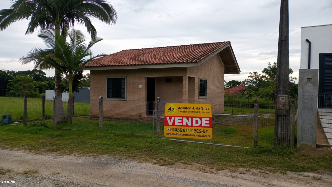 Casa para Venda em Balne�rio Barra do Sul, Salinas