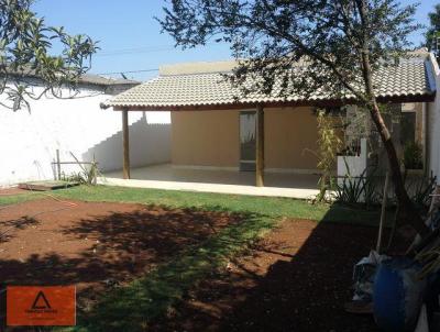 Casa para Venda, em Uberlndia, bairro Santa Mnica, 3 dormitrios, 1 banheiro, 1 sute, 2 vagas