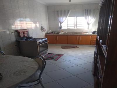 Casa para Venda, em Limeira, bairro Vila Queiroz, 2 dormitrios, 2 banheiros, 4 vagas