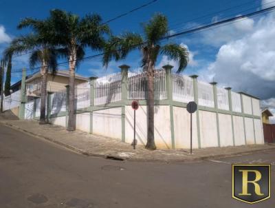 Casa para Venda, em Guarapuava, bairro Santana, 3 dormitrios, 1 banheiro, 1 sute