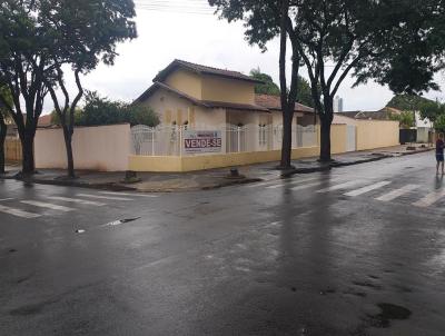 Casa para Venda, em Paranavaí, bairro JARDIM IPÊ