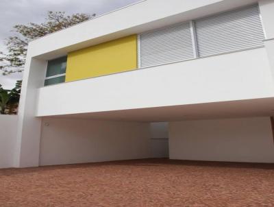 Casa para Loca��o, em Uberl�ndia, bairro Jardim Kara�ba, 3 dormit�rios, 5 banheiros, 3 su�tes, 4 vagas