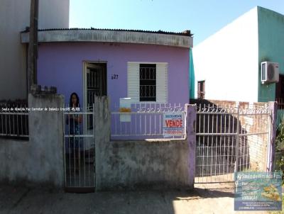 Casa para Venda, em Uruguaiana, bairro Cabo Luiz Quevedo, 2 dormitrios, 2 banheiros