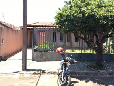 Casa para Venda, em Arapongas, bairro Conjunto Del Condor, 3 dormitrios, 2 banheiros