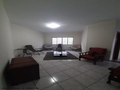 Casa para Venda, em Uberlndia, bairro Vigilato Pereira, 4 dormitrios, 5 banheiros, 2 sutes, 3 vagas