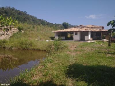 Fazenda para Venda, em Mateus Leme, bairro Azurita distrito de Mateus Leme, 3 dormitrios, 2 banheiros, 2 sutes, 2 vagas