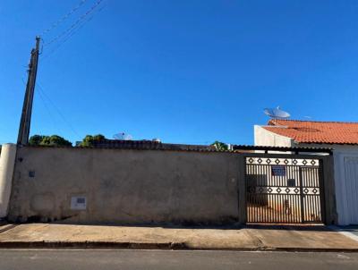 Casa para Venda, em Pirapozinho, bairro Centro, 3 dormitrios, 2 banheiros