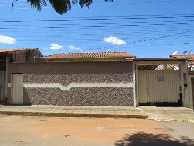 Casa para Venda, em Varginha, bairro PARQUE DO RETIRO, 4 dormitórios, 2 banheiros, 1 suíte, 10 vagas