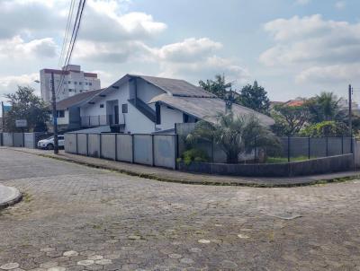 Casa para Venda, em Joinville, bairro Costa e Silva, 3 dormitrios, 3 banheiros, 1 sute, 3 vagas