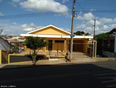 Casa para Venda, em Caconde, bairro Centro