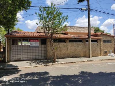 Casa para Venda, em Bom Despacho, bairro Esplanada, 7 dormitrios, 4 banheiros, 3 vagas