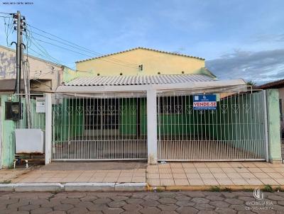 Casa para Venda, em Cceres, bairro CENTRO, 3 dormitrios, 2 banheiros, 1 vaga