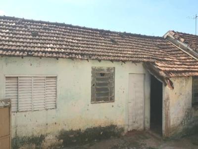 Casa para Venda, em Dois Crregos, bairro Centro