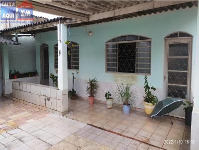 Casa para Venda, em Brasília, bairro Taguatinga, 3 dormitórios, 1 banheiro, 6 vagas
