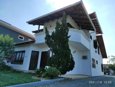 Casa para Venda, em Joinville, bairro Anita Garibaldi, 4 dormitrios, 4 banheiros, 1 sute, 3 vagas