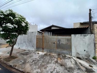 Casa para Venda, em Lins, bairro Residencial Henrique Bertin, 3 dormitrios, 1 banheiro, 1 vaga