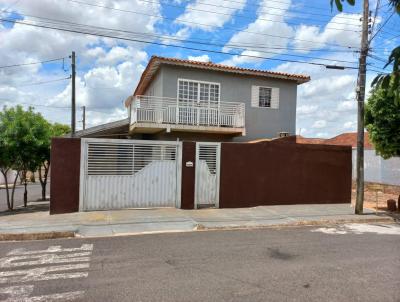 Sobrado para Venda, em Getulina, bairro Centro, 3 dormitrios, 2 banheiros