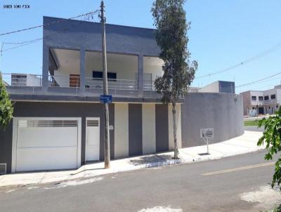 Casa / Sobrado para Venda, em Bauru, bairro Jardim Silvestre, 3 dormitórios, 3 banheiros, 1 suíte, 4 vagas