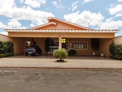 Casa para Venda, em Guaxup, bairro Residencial Alto da Colina (condomnio fechado), 4 dormitrios, 2 banheiros, 2 sutes, 6 vagas