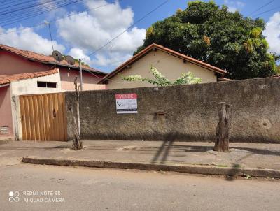 Casa para Venda, em Bom Despacho, bairro So Vicente, 2 dormitrios, 1 banheiro, 5 vagas