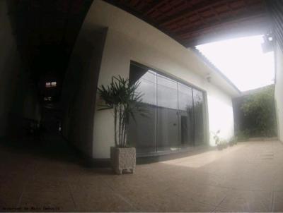 Casa para Venda, em Poos de Caldas, bairro Joo Pinheiro, 6 dormitrios, 7 banheiros, 6 sutes, 2 vagas