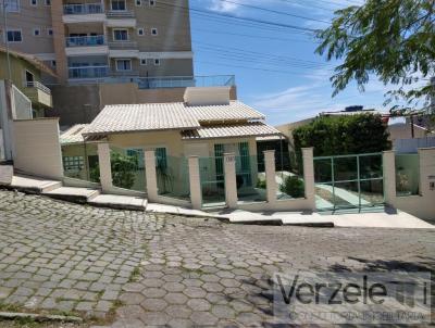 Casa / Sobrado para Venda, em Cambori, bairro So Francisco de Assis, 3 dormitrios, 3 banheiros, 2 sutes, 2 vagas