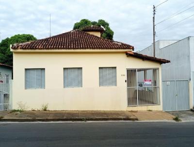 Casa para Venda, em Bom Despacho, bairro Olegrio Maciel, 3 dormitrios, 2 banheiros, 1 sute, 1 vaga