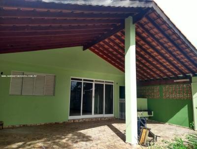 Casa para Venda, em So Jos dos Campos, bairro Vila Tatetuba, 3 dormitrios, 1 banheiro, 1 sute, 3 vagas