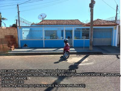 Casa para Venda, em Araguari, bairro JOQUEI CLUBE