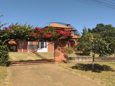 Sobrado para Venda, em Chapada dos Guimares, bairro Bom Clima, 4 dormitrios, 2 banheiros, 2 vagas