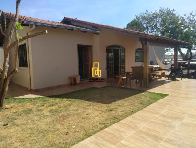 Casa para Venda, em Uberlndia, bairro Jardim Karaiba, 2 dormitrios, 1 banheiro, 2 sutes, 4 vagas