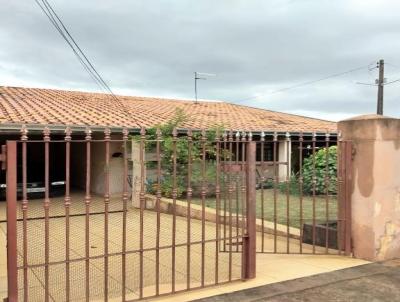 Casa para Venda, em Londrina, bairro Santos Dumont, 3 dormitórios, 3 banheiros, 2 vagas