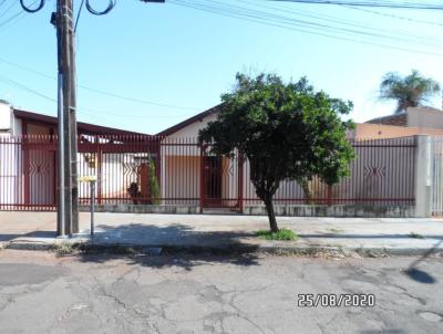 Casa para Venda, em Londrina, bairro Campo Belo, 4 dormitórios, 2 banheiros, 1 suíte