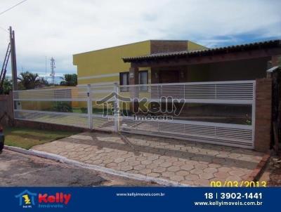 Casa para Venda, em Nova Guataporanga, bairro Centro, 3 dormitrios, 3 banheiros, 1 sute, 4 vagas