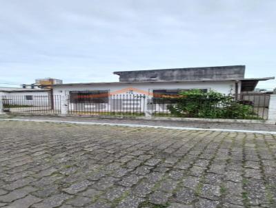Casa para Locação, em Itajaí, bairro Centro, 2 dormitórios, 1 banheiro, 2 vagas