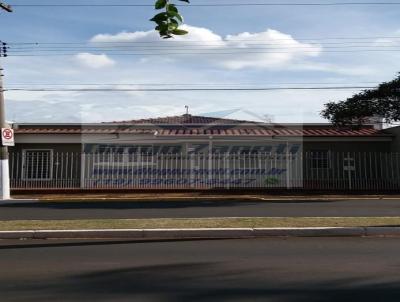 Casa para Venda, em Cordeirpolis, bairro Centro, 4 dormitrios, 2 banheiros