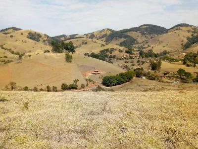 Stio para Venda, em Cambu, bairro Centro, 3 dormitrios, 2 banheiros, 10 vagas