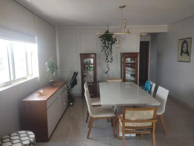 Apartamento para Venda, em Patos de Minas, bairro Centro, 3 dormitrios, 2 banheiros, 2 sutes, 3 vagas