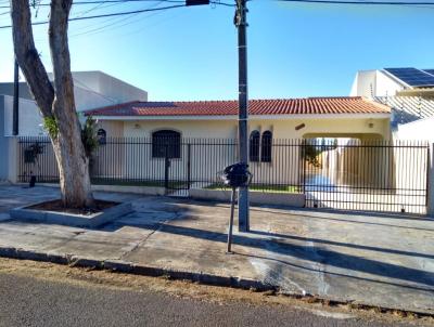 Casa para Venda, em Umuarama, bairro Zona V, 3 dormitrios, 2 banheiros, 1 sute