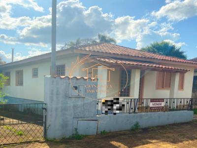 Casa para Venda, em Ijuí, bairro Centro, 3 dormitórios, 2 banheiros, 1 vaga