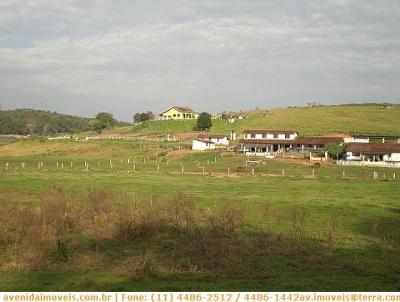 Terreno Comercial para Venda, em Atibaia, bairro Vitria Rgia, 2 dormitrios, 1 banheiro, 1 sute, 4 vagas