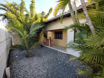 Casa para Venda, em Bombinhas, bairro bombas, 4 dormitrios, 2 banheiros, 1 sute, 3 vagas