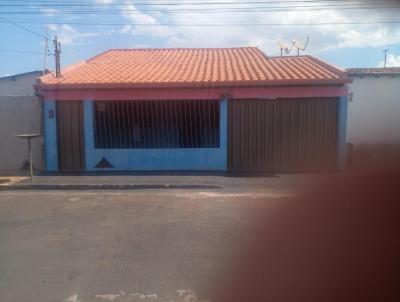 Casa para Venda, em Araguari, bairro Santa Terezinha, 3 dormitrios, 2 banheiros, 1 sute, 1 vaga