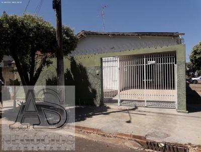 Casa para Venda, em Lins, bairro Ncleo Habitacional Monsenhor Pasetto, 3 dormitrios, 3 banheiros, 1 sute, 2 vagas