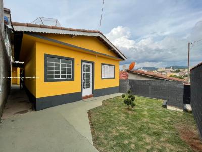 Casa para Venda, em Toledo, bairro Centro, 2 dormitrios, 1 banheiro, 2 vagas