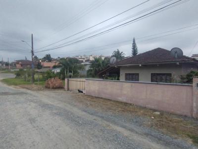 Casa para Venda, em Joinville, bairro Petrpolis, 3 dormitrios, 2 banheiros, 2 vagas